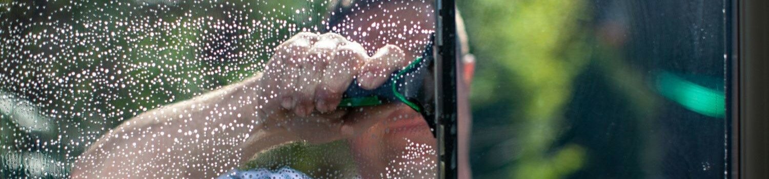 Lavage de vitres intérieures et extérieures
